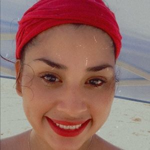 Meet your Posher, Alicia